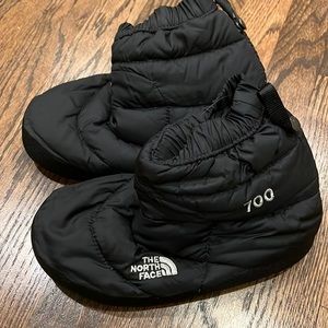 The North Face Insulated Goose Down 700 Tent Camp Booties Black